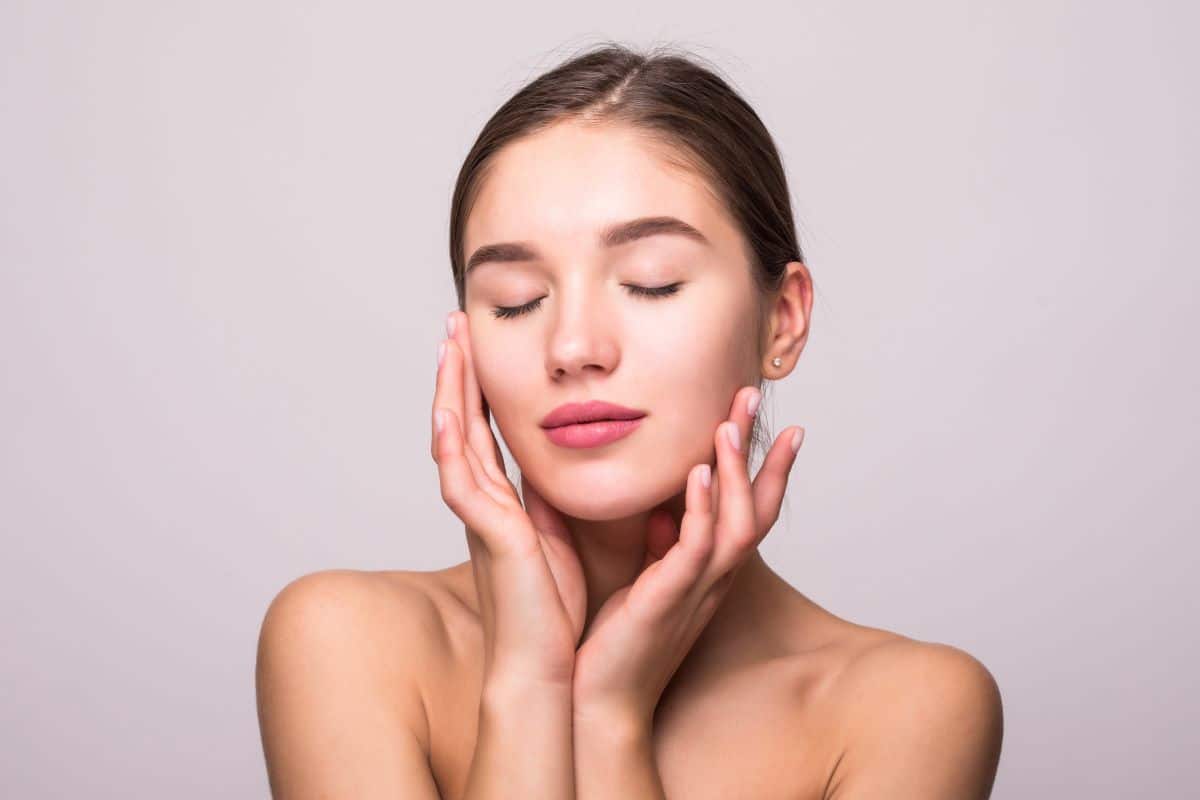 Rejuvenecimiento facial con o sin cirugía 